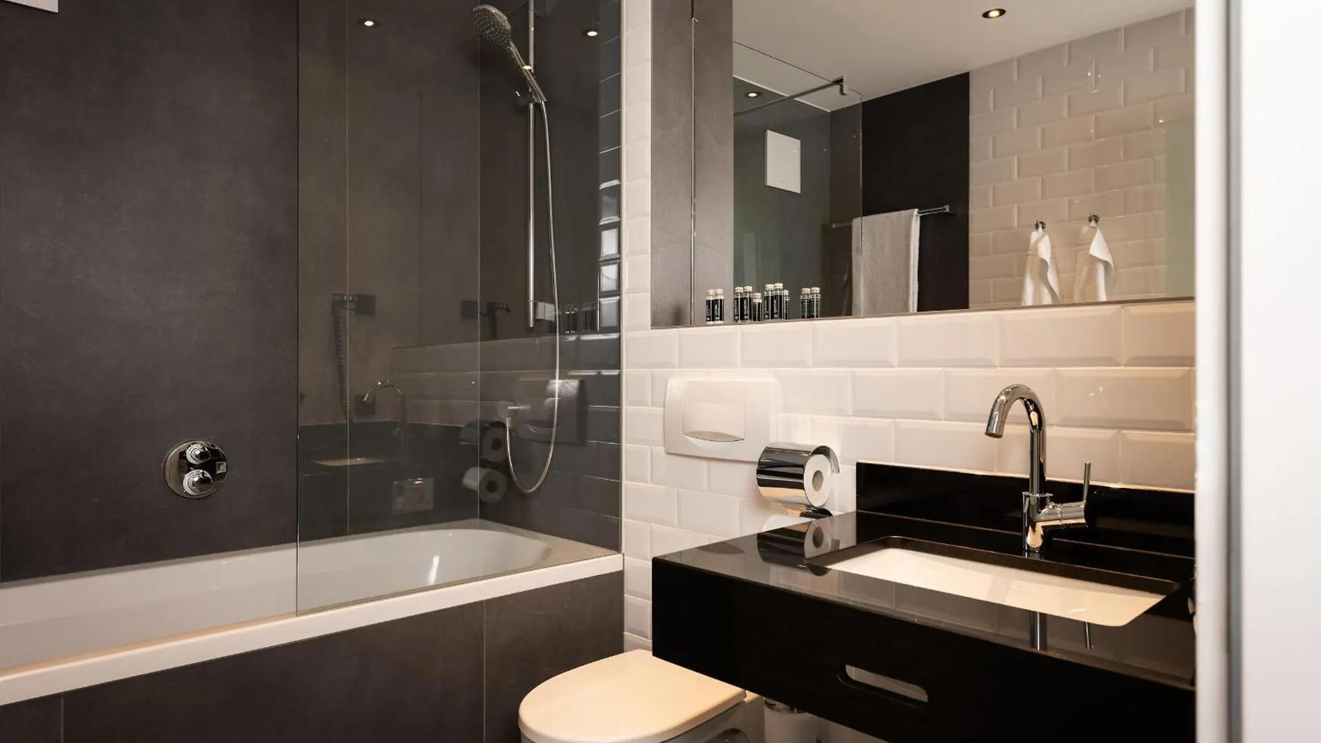 Hotel Grauer Baer Innsbruck 4*,  Rakousko